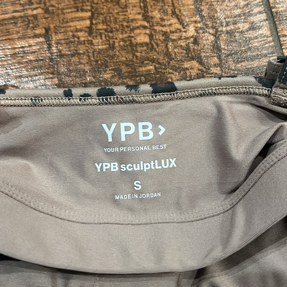 A&F YPB Your Personal Best Leopard SculptLux Wrap-Front Cami Slim Tank Top New - Picture 8 of 13